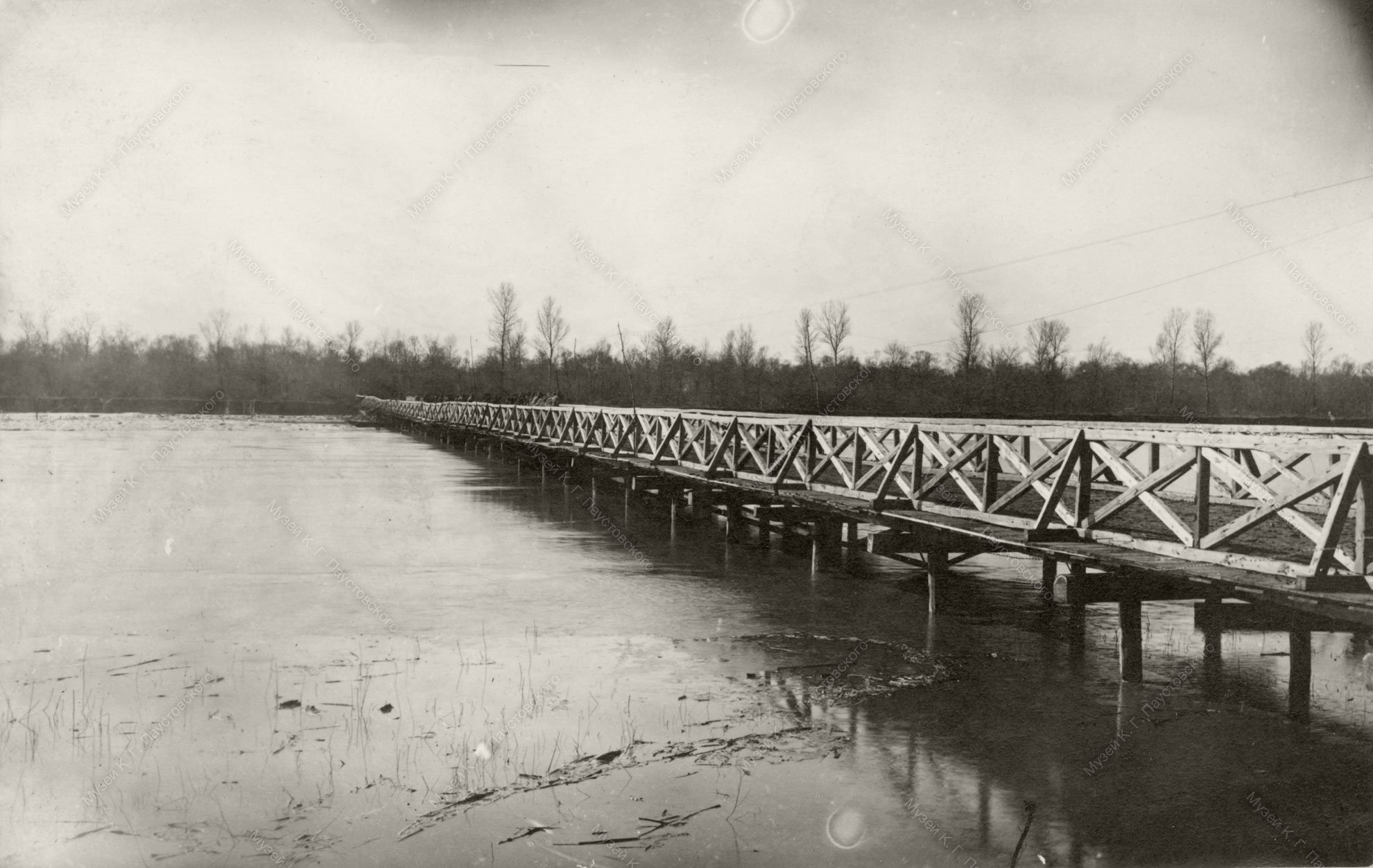 Деревянный мост. Фотография К. Г. Паустовского. Мещёра. 1930-е гг.